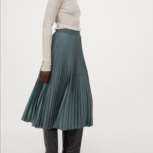 H&M sage green pleated midi skirt